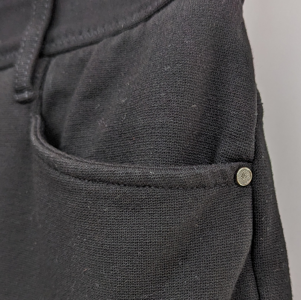 Chico's Cropped Pants Ponte Stretch Zipper Accent So Slimming Chico's 1.5 Short - Picture 5 of 12